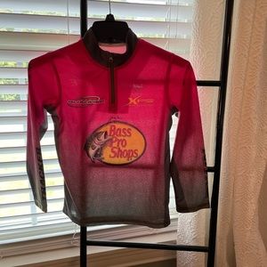 Bass Pro shops swim shirt size M.